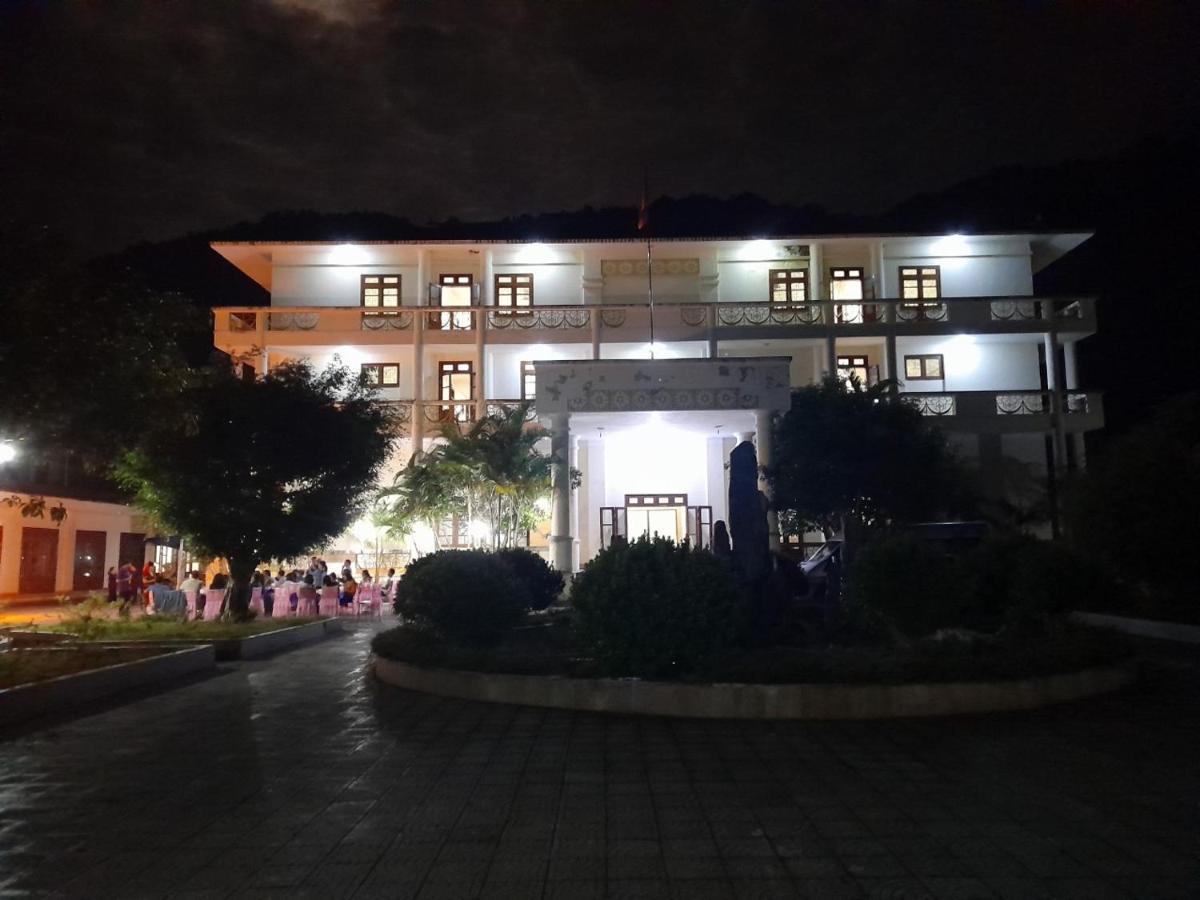 Khach San Vuon Quoc Gia Ba Be Hotel Bac Kan Bagian luar foto
