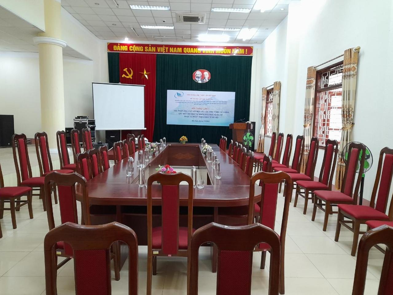 Khach San Vuon Quoc Gia Ba Be Hotel Bac Kan Bagian luar foto